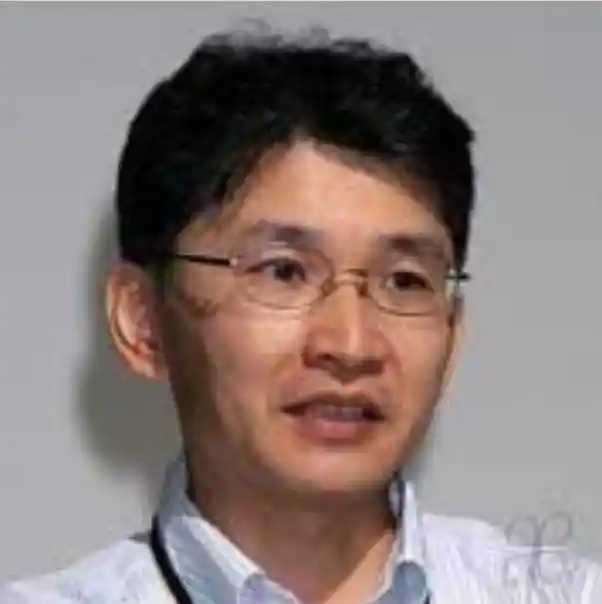東北大学の貝沼亮介教授の写真です。渓水寮の理事長です。